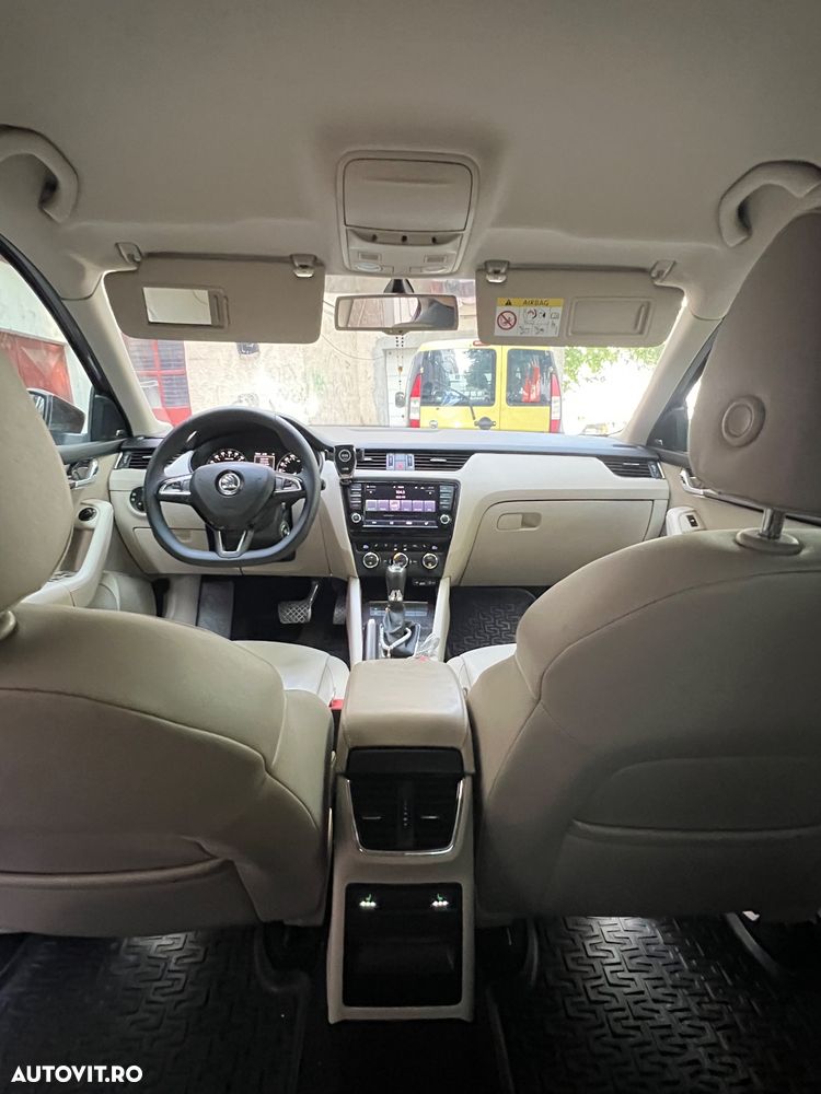 Skoda Octavia 2.0 TDI ELEGANCE DSG - 7