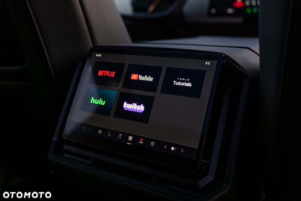 Tesla Cybertruck - 21