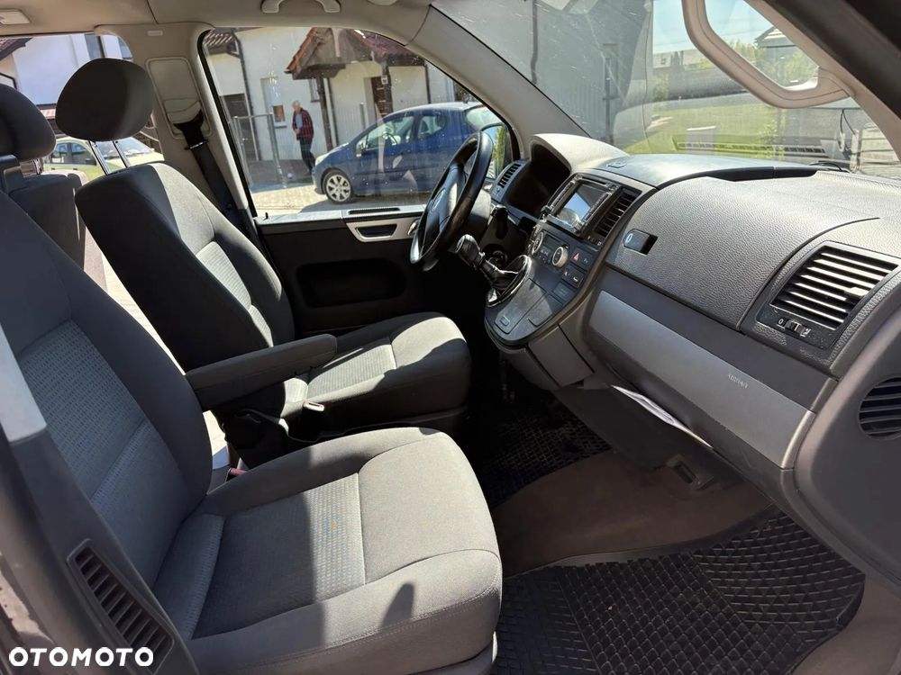 Volkswagen Multivan - 10