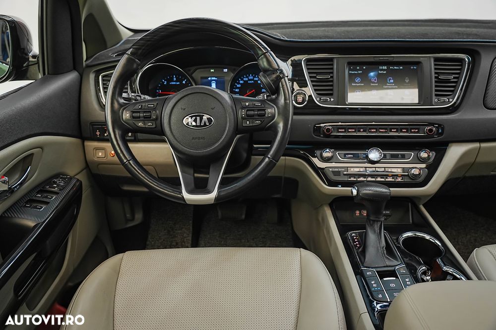 Kia Carnival - 27