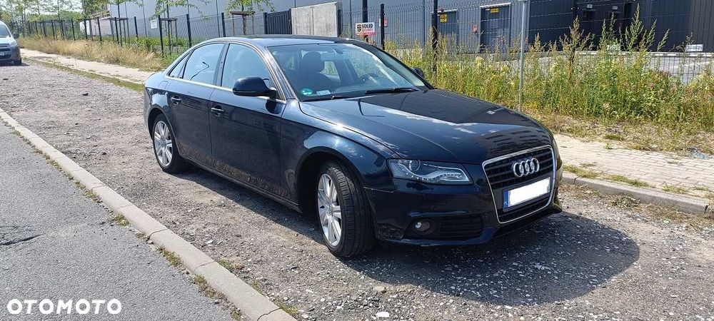Audi A4 Limousine - 4