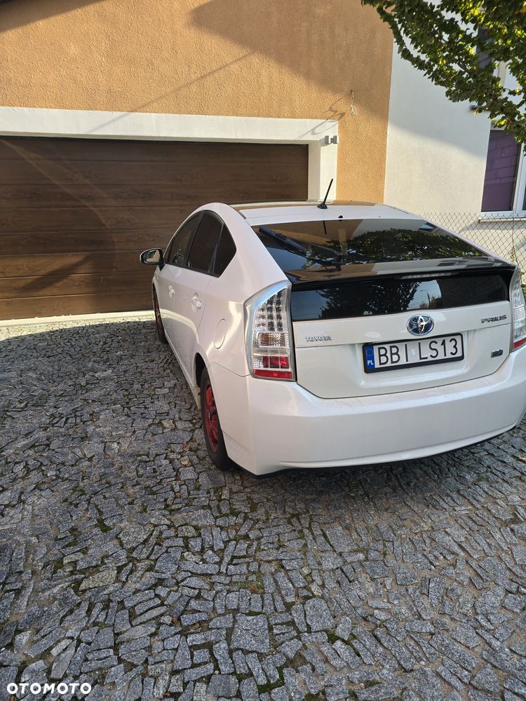 Toyota Prius - 4