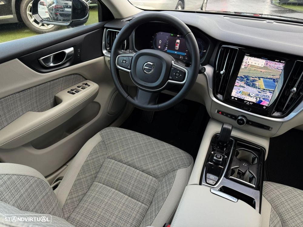 Volvo V60 2.0 T6 AWD TE Essential - 23