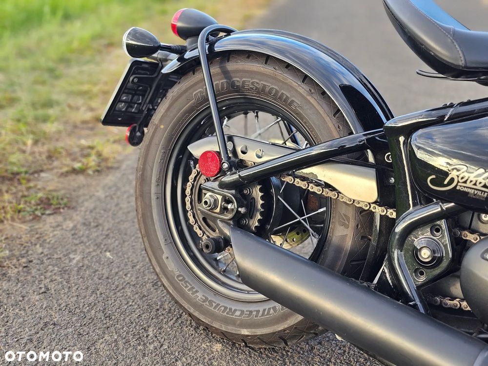 Triumph Bonneville Bobber - 12