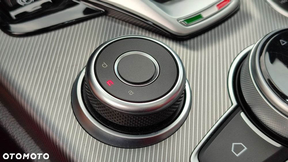 Alfa Romeo Stelvio 2.0 Turbo Veloce Q4 - 36