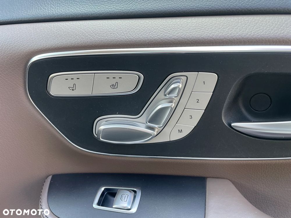 Mercedes-Benz Klasa V 300 d Exclusive 9G-Tronic (d³ugi) - 24