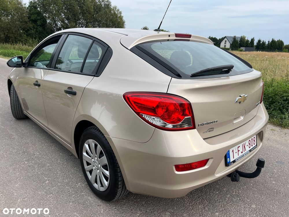 Chevrolet Cruze 1.7 LT - 11