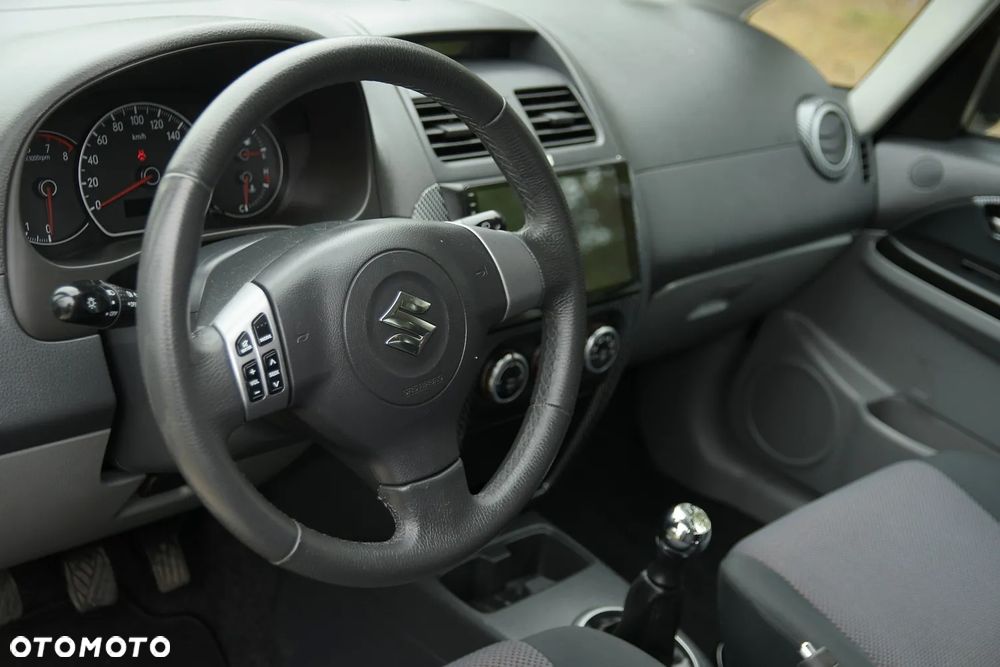 Suzuki SX4 - 28