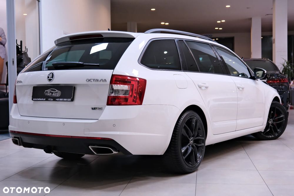 Skoda Octavia 2.0 TDI SCR RS DSG - 5