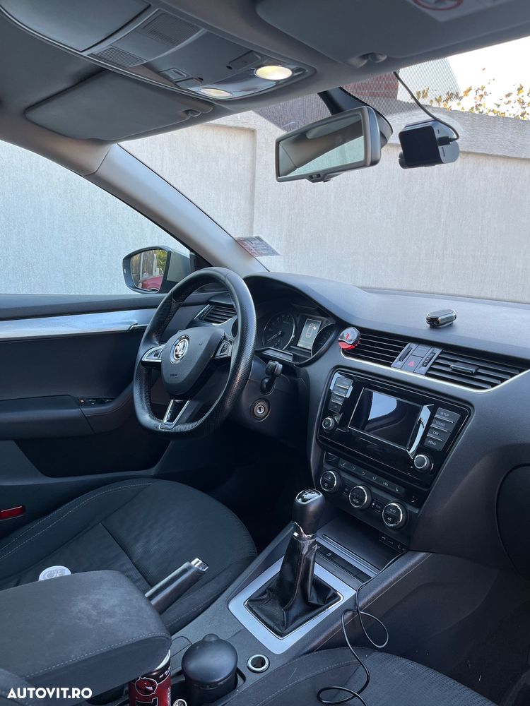 Skoda Octavia 1.6 TDI ELEGANCE - 10