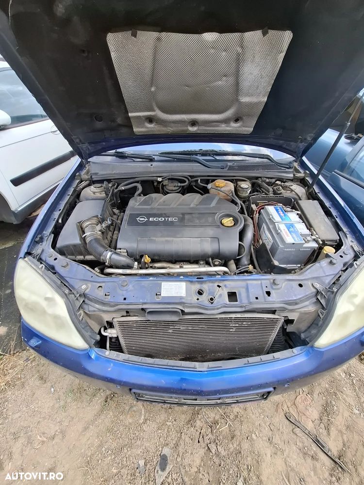 Dezmembrez Opel Vectra 1.9 cdti - 2