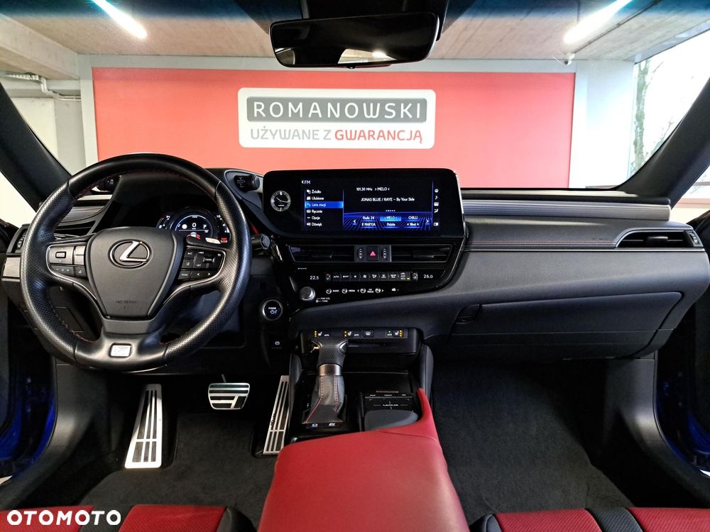 Lexus ES 300h F Sport Edition - 18