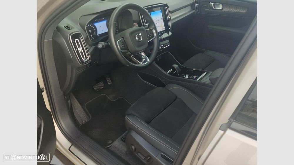 Volvo XC 40 1.5 T2 Plus Dark Auto - 12