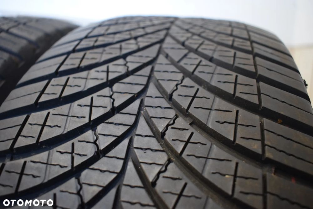 R17C 225/55 Goodyear Vector 4Seasons Cargo Cena za parę - 3
