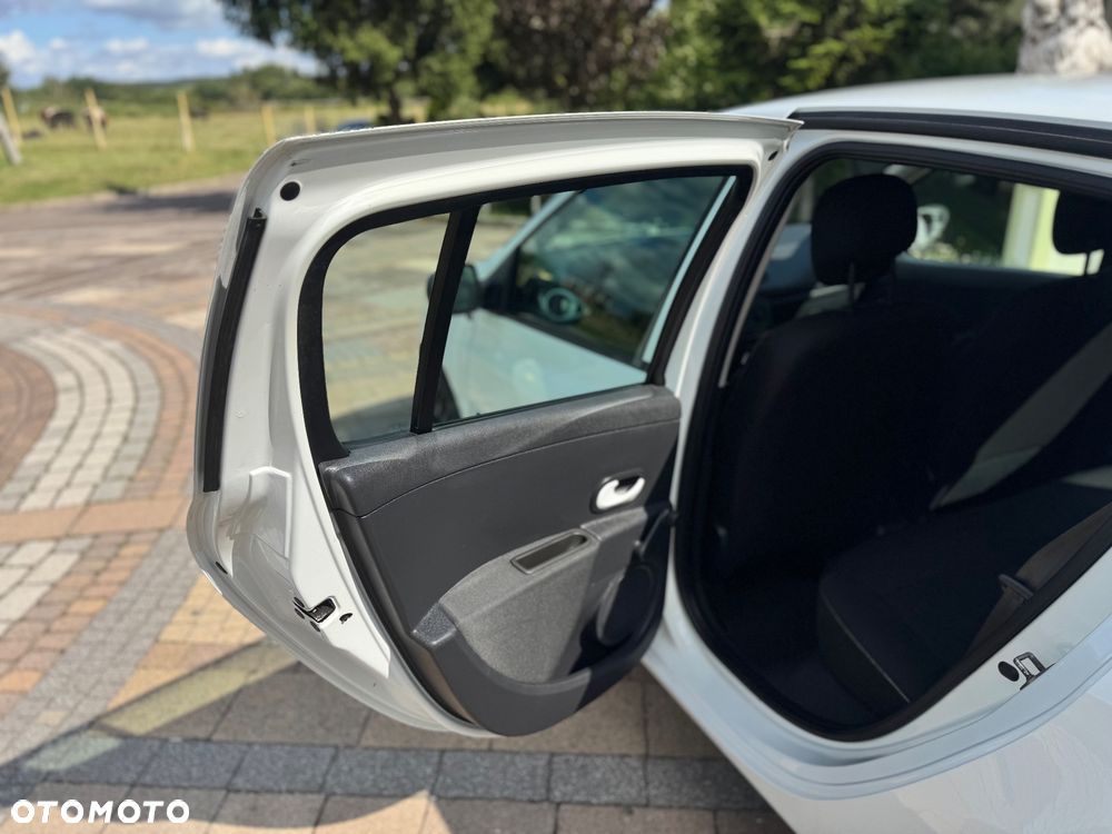 Renault Clio 1.2 16V 75 Yahoo - 19