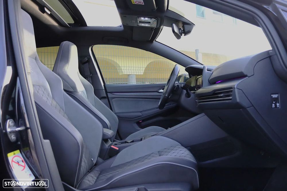 VW Golf 1.5 eTSI R-Line DSG - 27