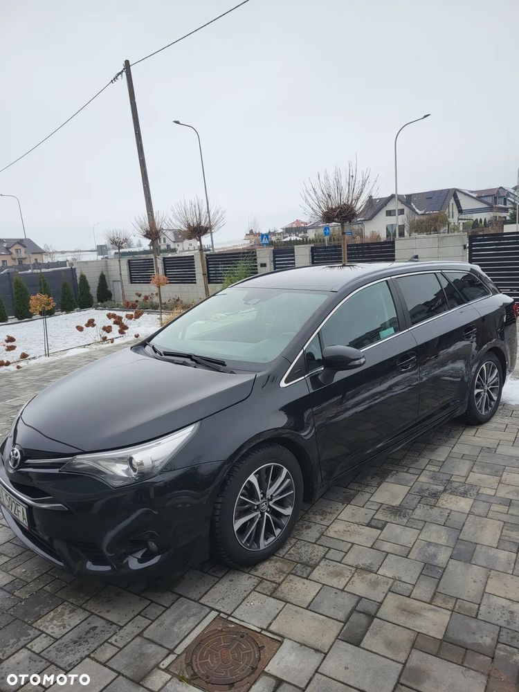 Toyota Avensis 2.0 D-4D Premium - 3