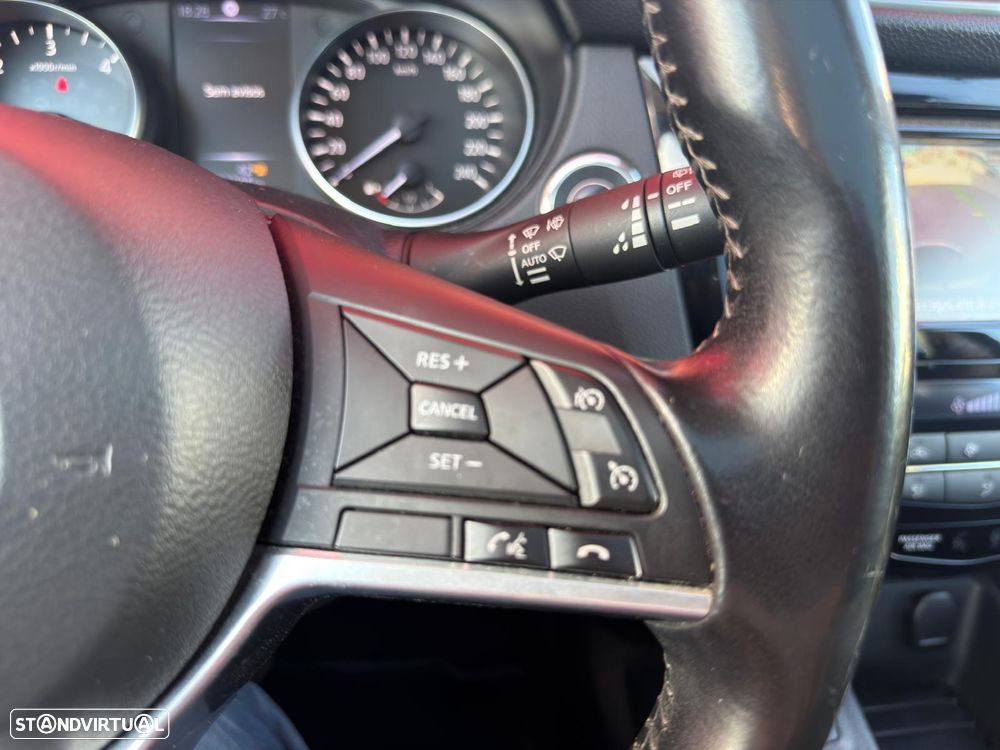 Nissan Qashqai 1.5 dCi N-Connecta J18+Led - 20