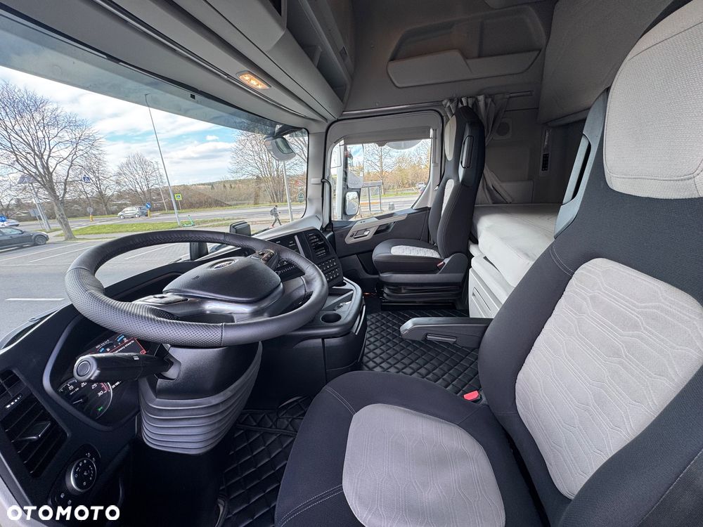 Ford F-MAX - 35