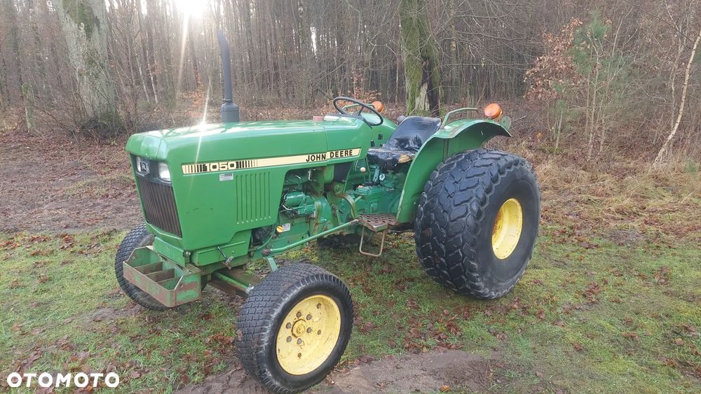 John Deere 1050 - 6