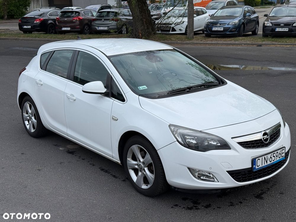 Opel Astra 2.0 CDTI Cosmo - 8
