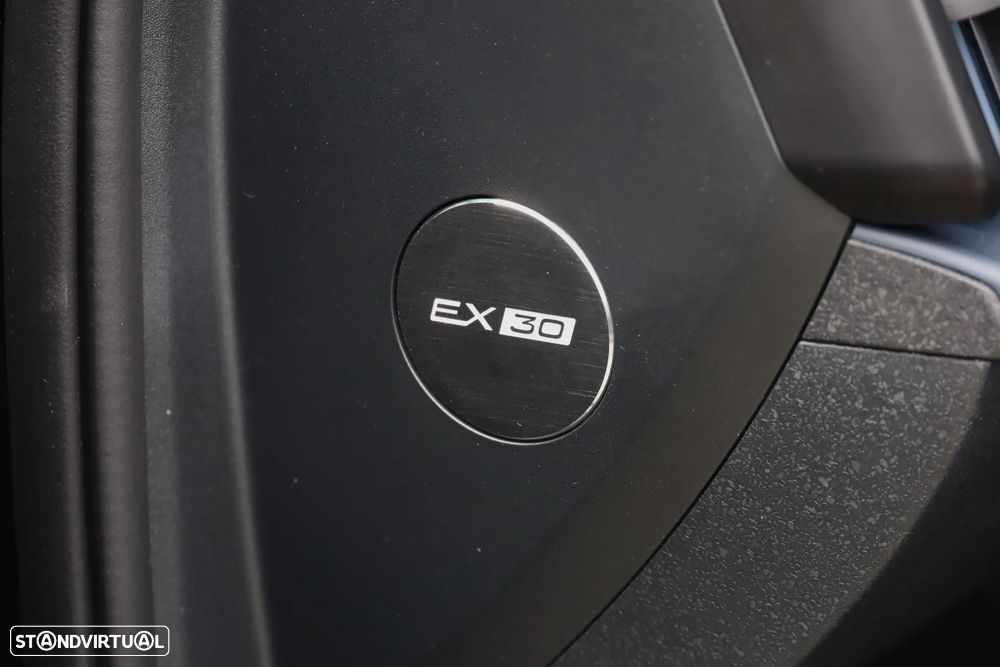 Volvo EX30 Single Motor Extended Range RWD Plus - 25