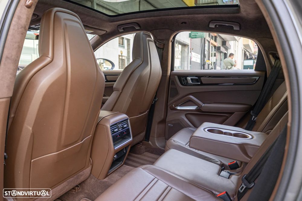 Porsche Cayenne Coupé Turbo S E-Hybrid Tiptronic S - 42