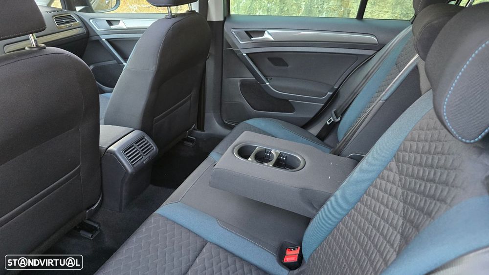 VW Golf Variant 1.6 TDi SCR IQ.DRIVE - 51