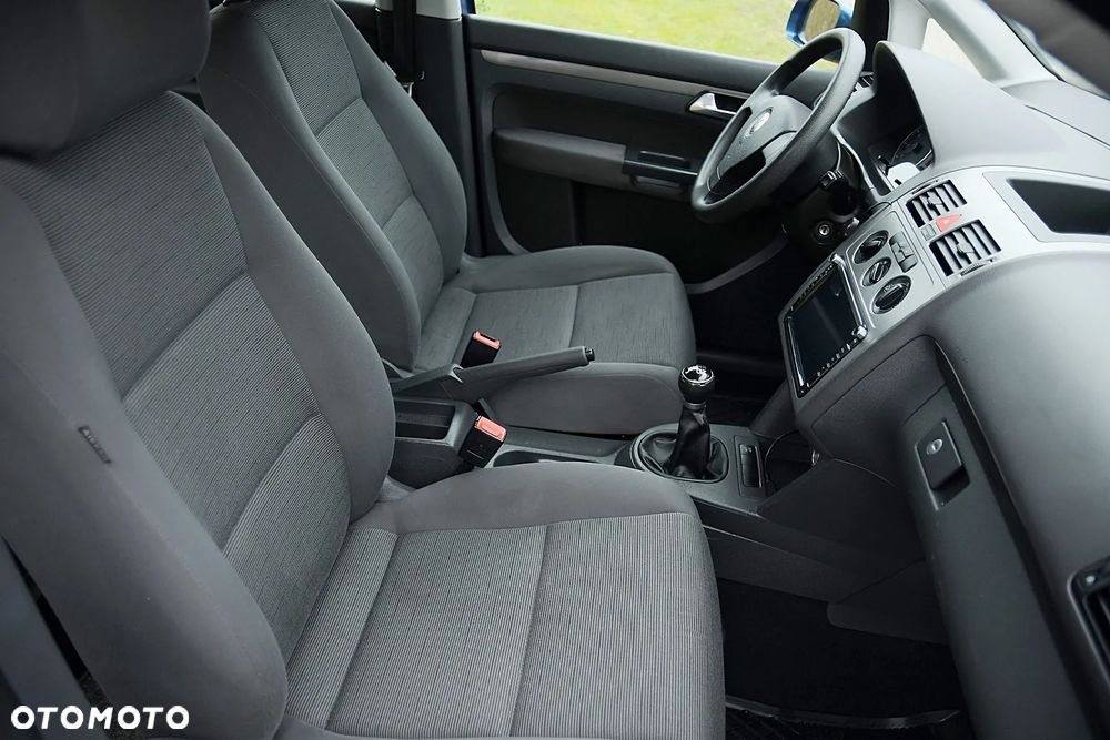 Volkswagen Touran - 14