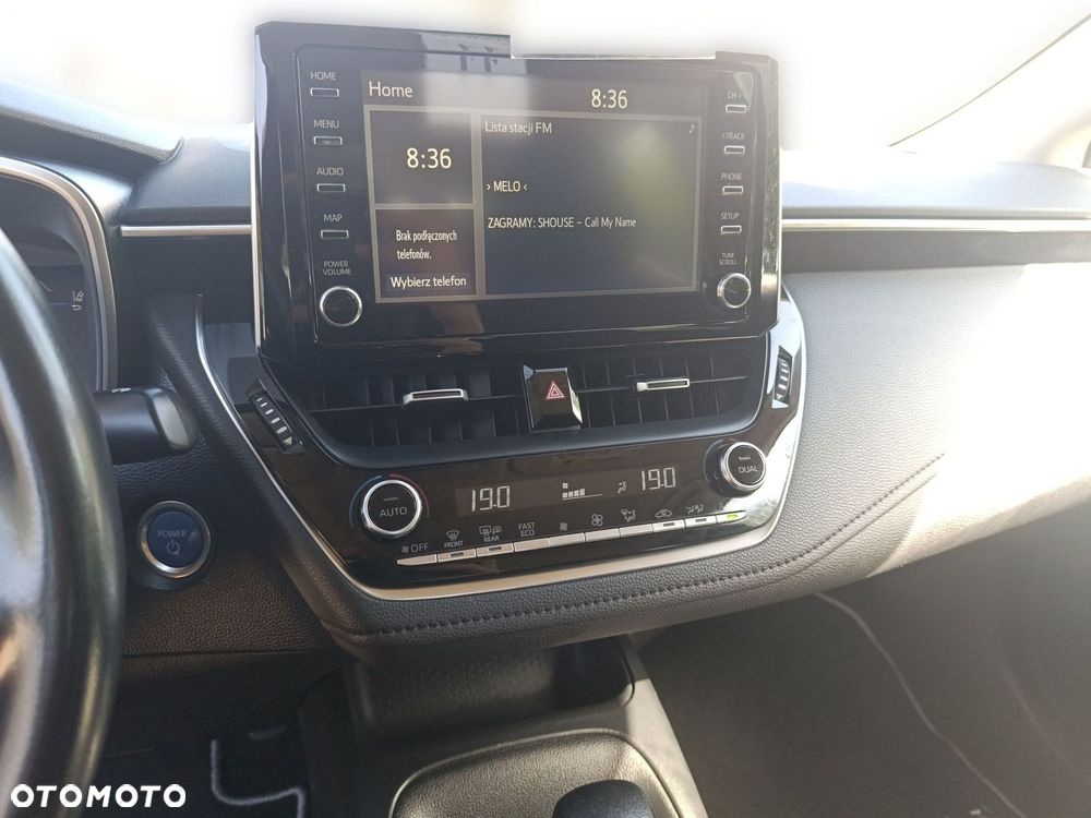 Toyota Corolla 1.8 Hybrid Comfort - 29