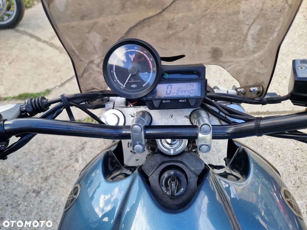 Yamaha MT - 27