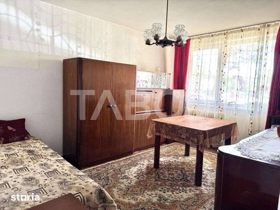 Apartament de vanzare cu 3 camere decomandate Grigorescu bloc izolat — fotografia 1