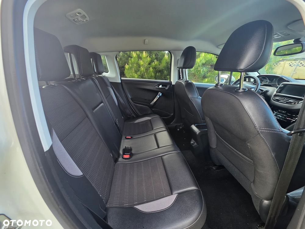 Peugeot 2008 PureTech 130 Allure - 15