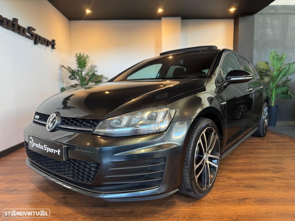 VW Golf 2.0 TDI GTD DSG - 4