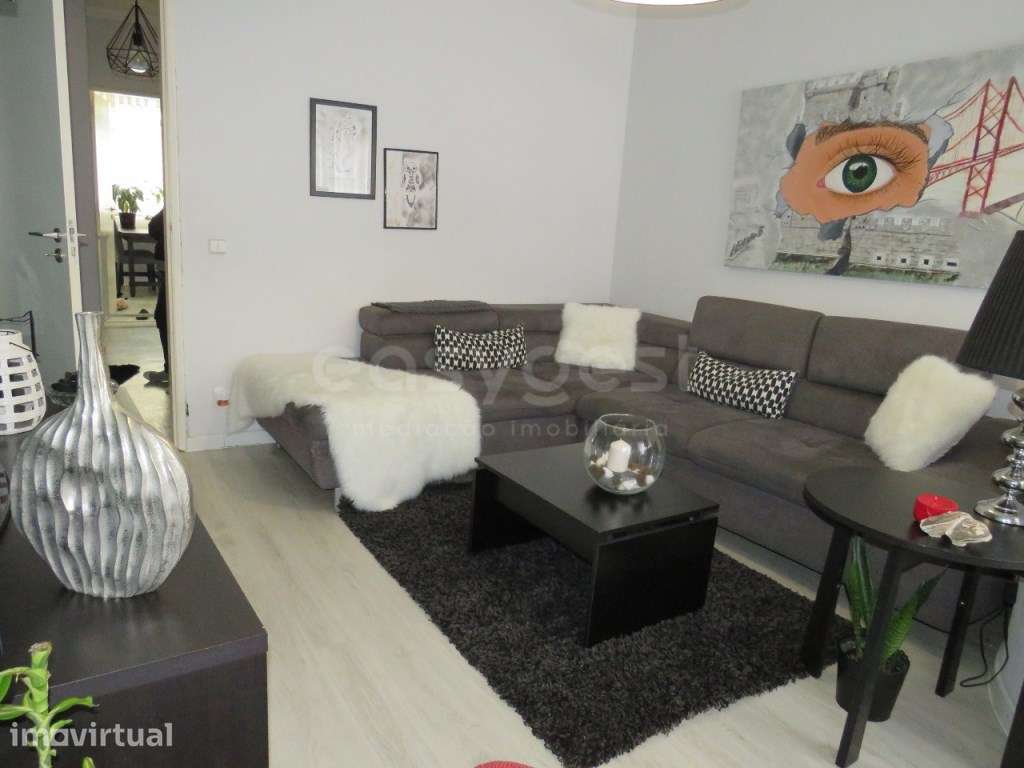 Apartamento T2+1 ao nível do rés do chão, em bom estado de conservação - Grande imagem: 4/28