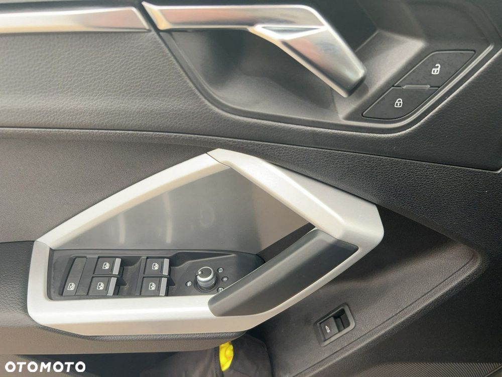 Audi Q3 35 TFSI S tronic - 13