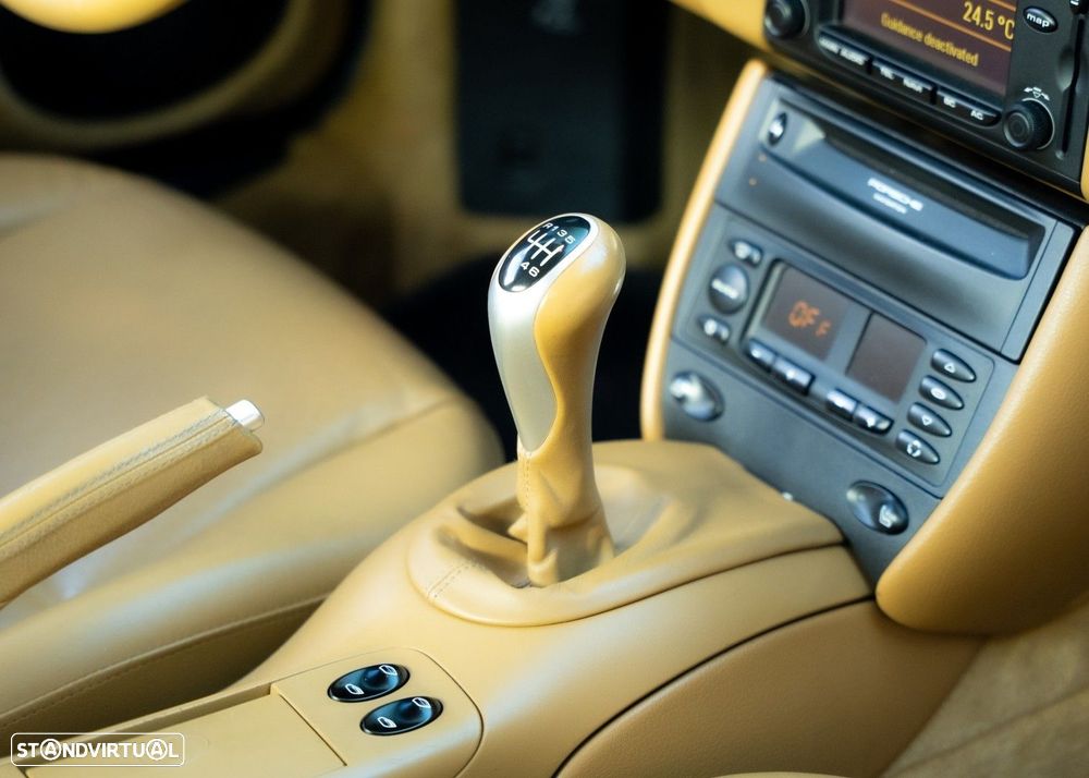 Porsche 911 (996) Carrera - 22