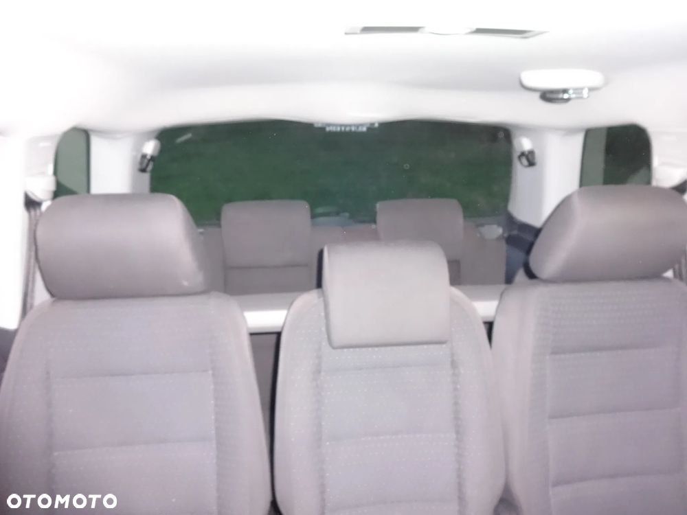 Volkswagen Touran 1.6 FSI Trendline - 6