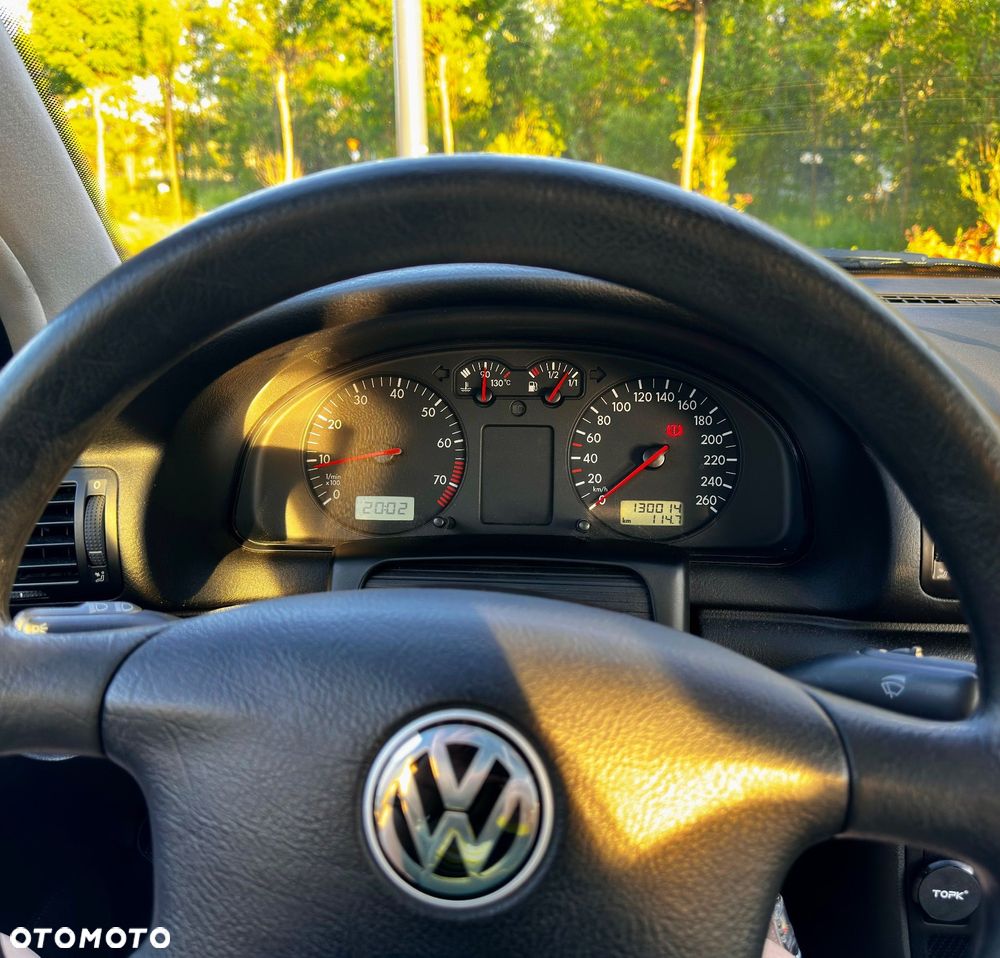 Volkswagen Passat 1.6 - 18