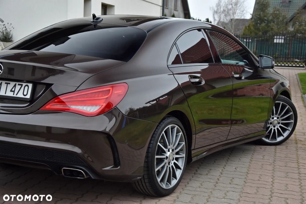 Mercedes-Benz CLA 200 7G-DCT AMG Line - 14
