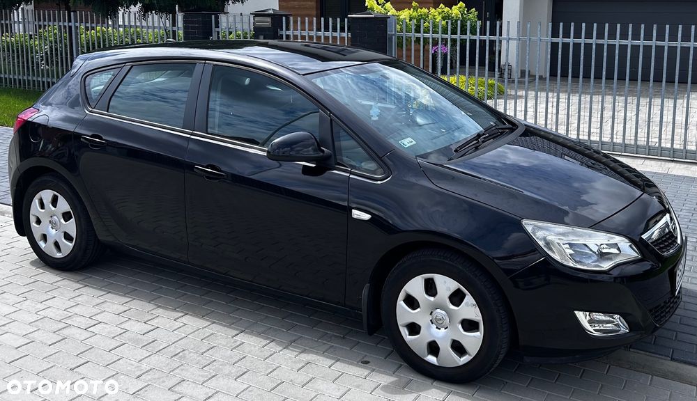 Opel Astra 1.6 Enjoy - 1