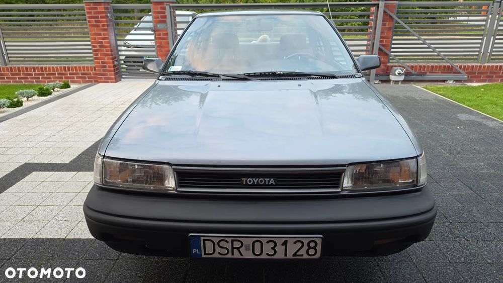 Toyota Corolla 1.6 GL - 8