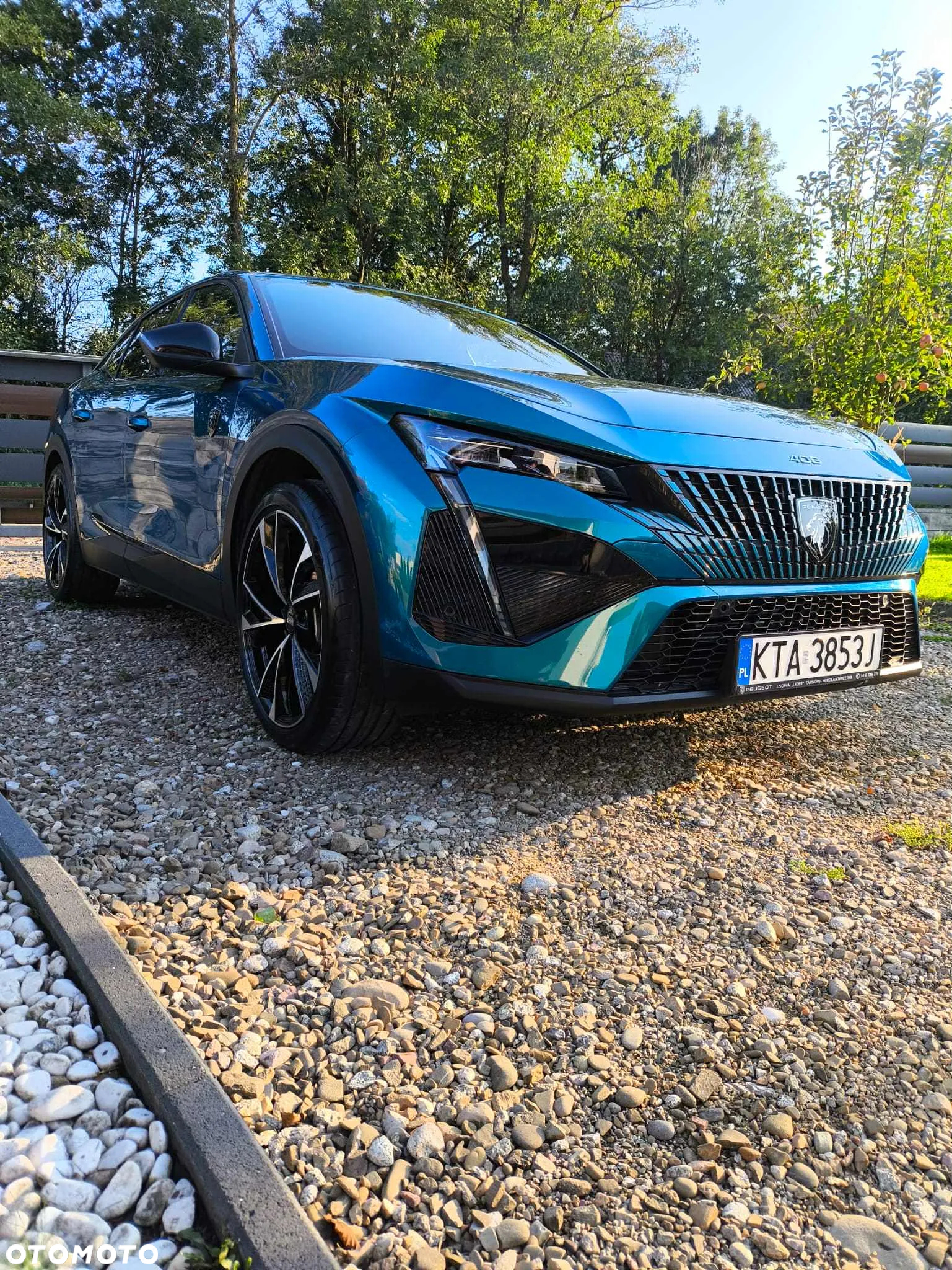 Peugeot 408 1.6 Plug-In Hybrid 225 GT EAT8 - 5