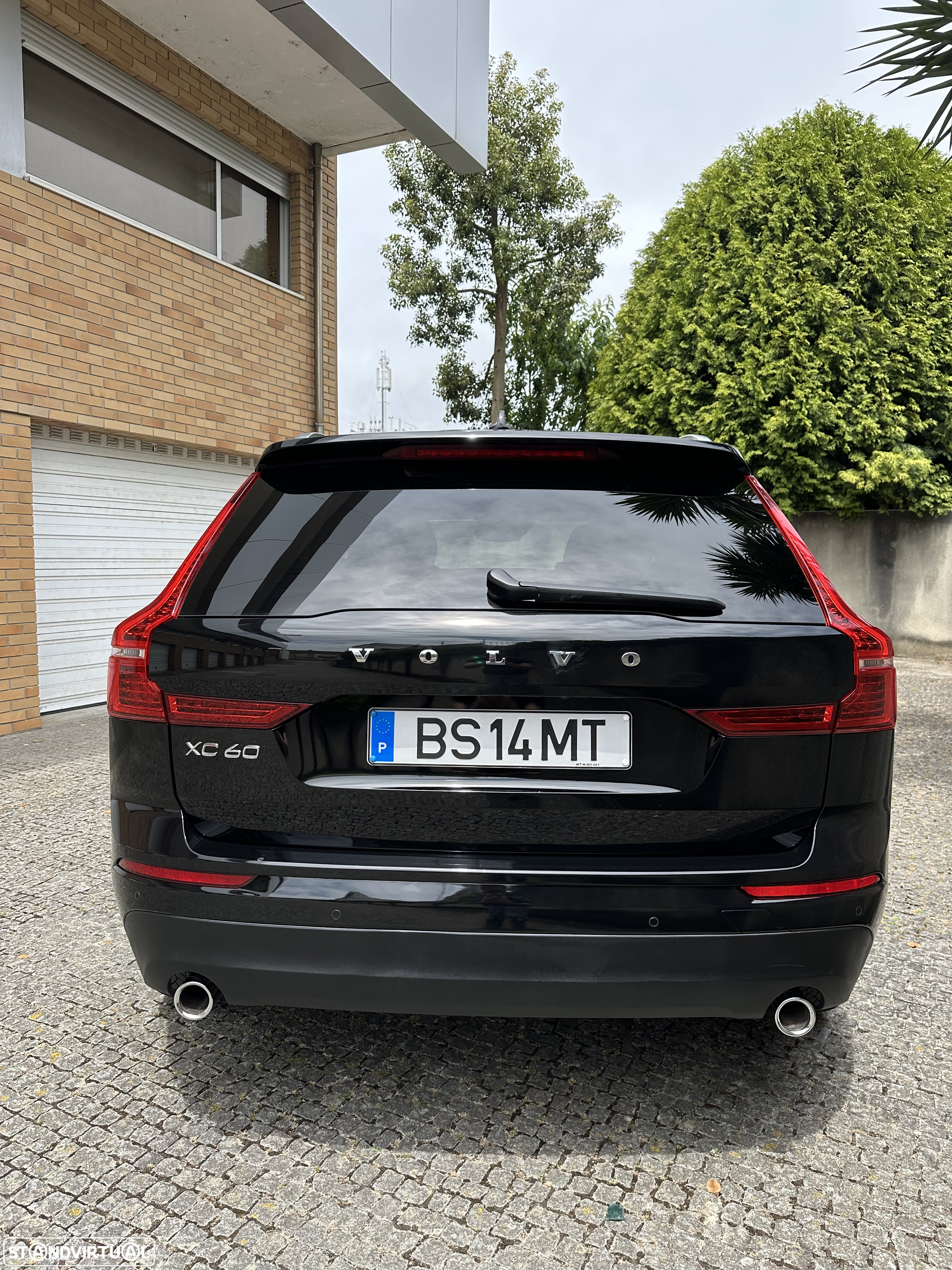 Volvo XC 60 2.0 T8 PHEV Momentum Plus AWD - 4