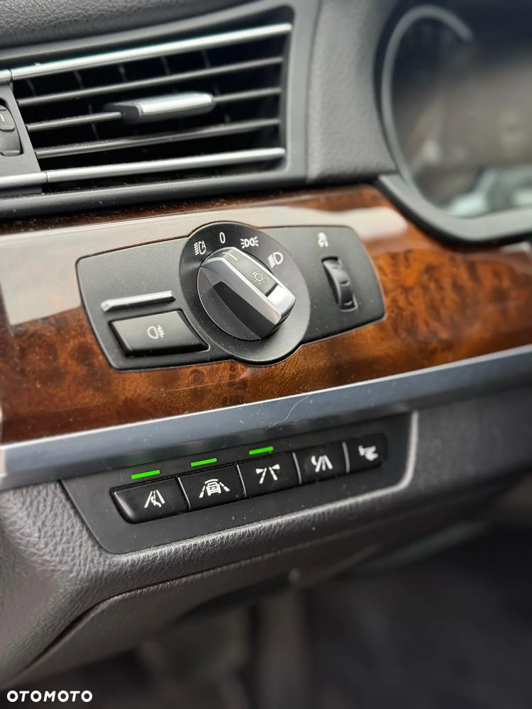 BMW Seria 7 750d xDrive - 29
