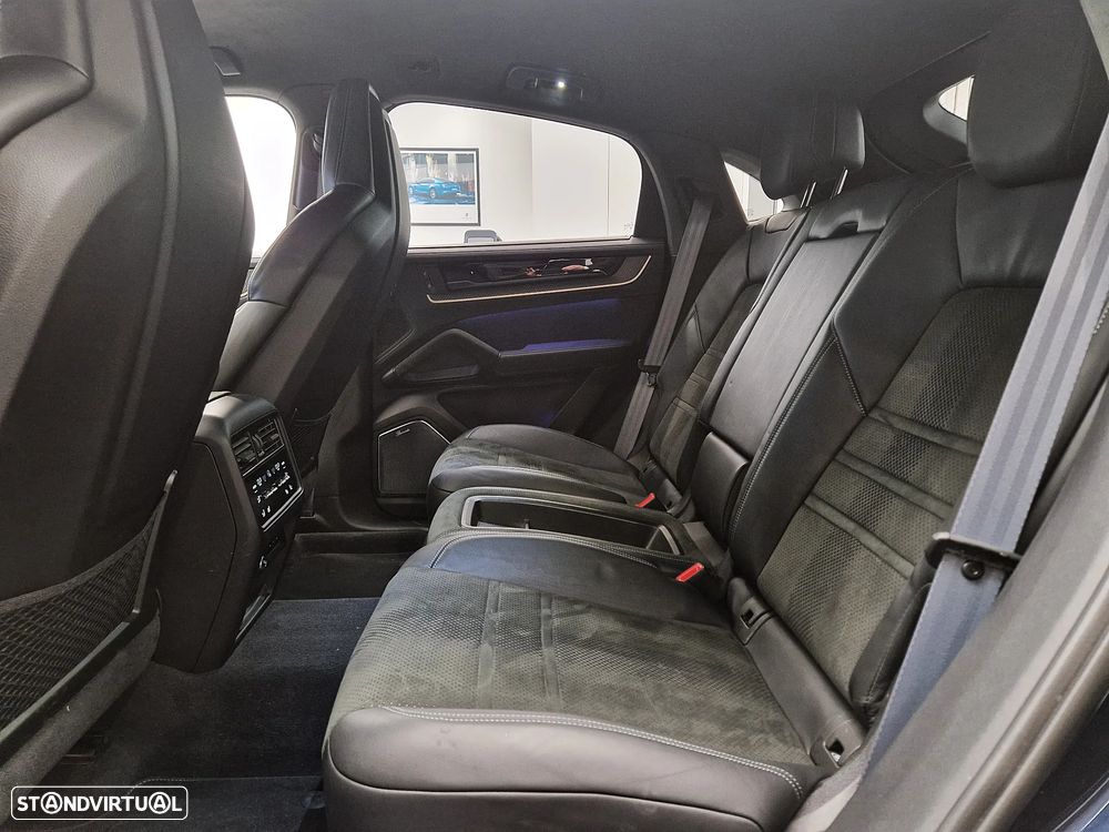 Porsche Cayenne Coupé Turbo E-Hybrid Pacote GT - 45