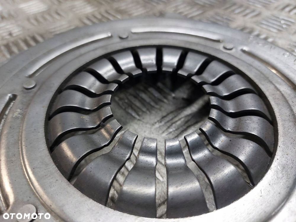 KOŁO DWUMASOWE + TARCZA + DOCISK OPEL ASTRA J  1.6 TURBO 55564555 - 4