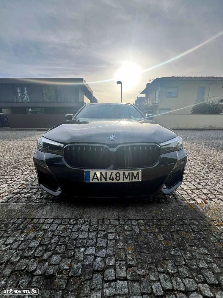 BMW 530 e Pack Desportivo M - 4