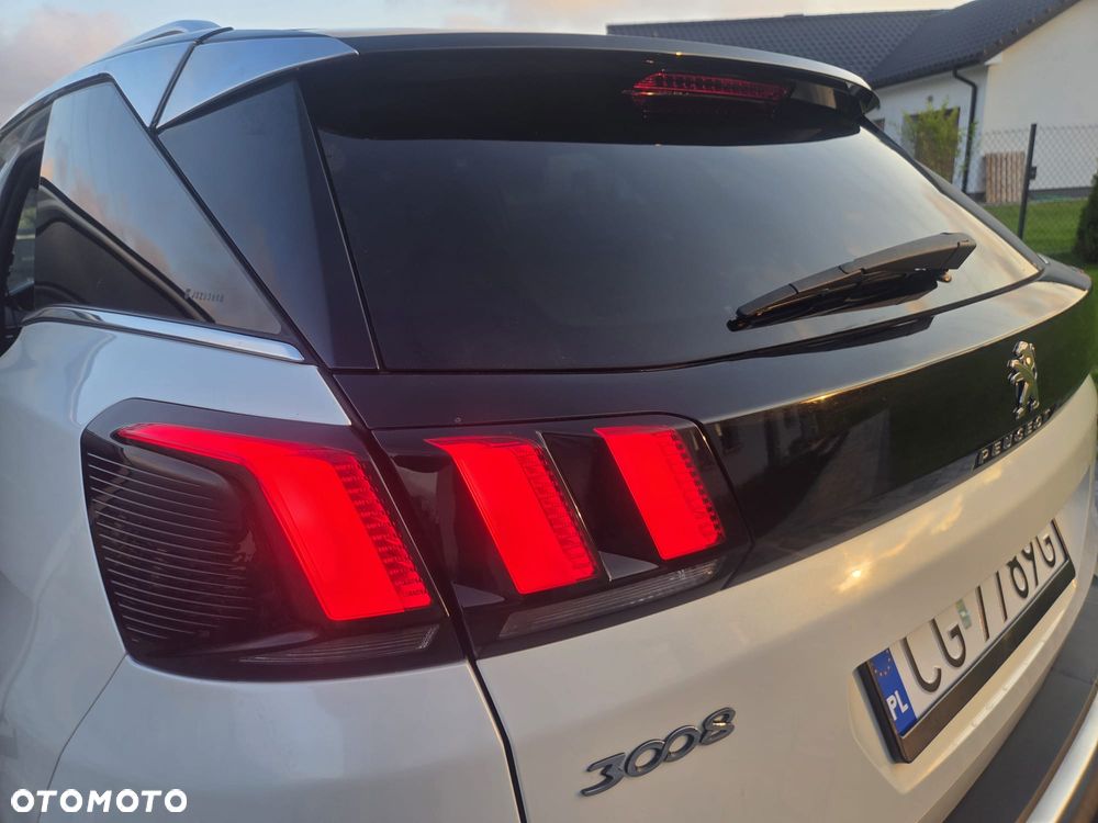 Peugeot 3008 1.2 PureTech GPF Allure S&S - 24