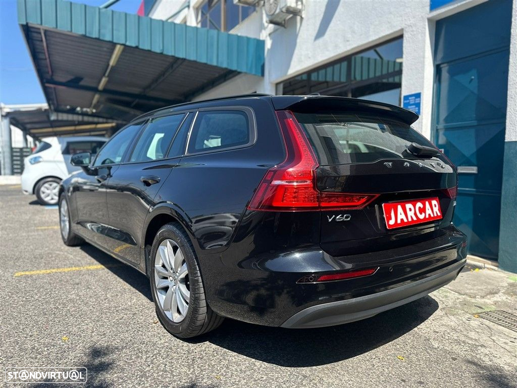 Volvo V60 2.0 D3 Momentum Geartronic - 4